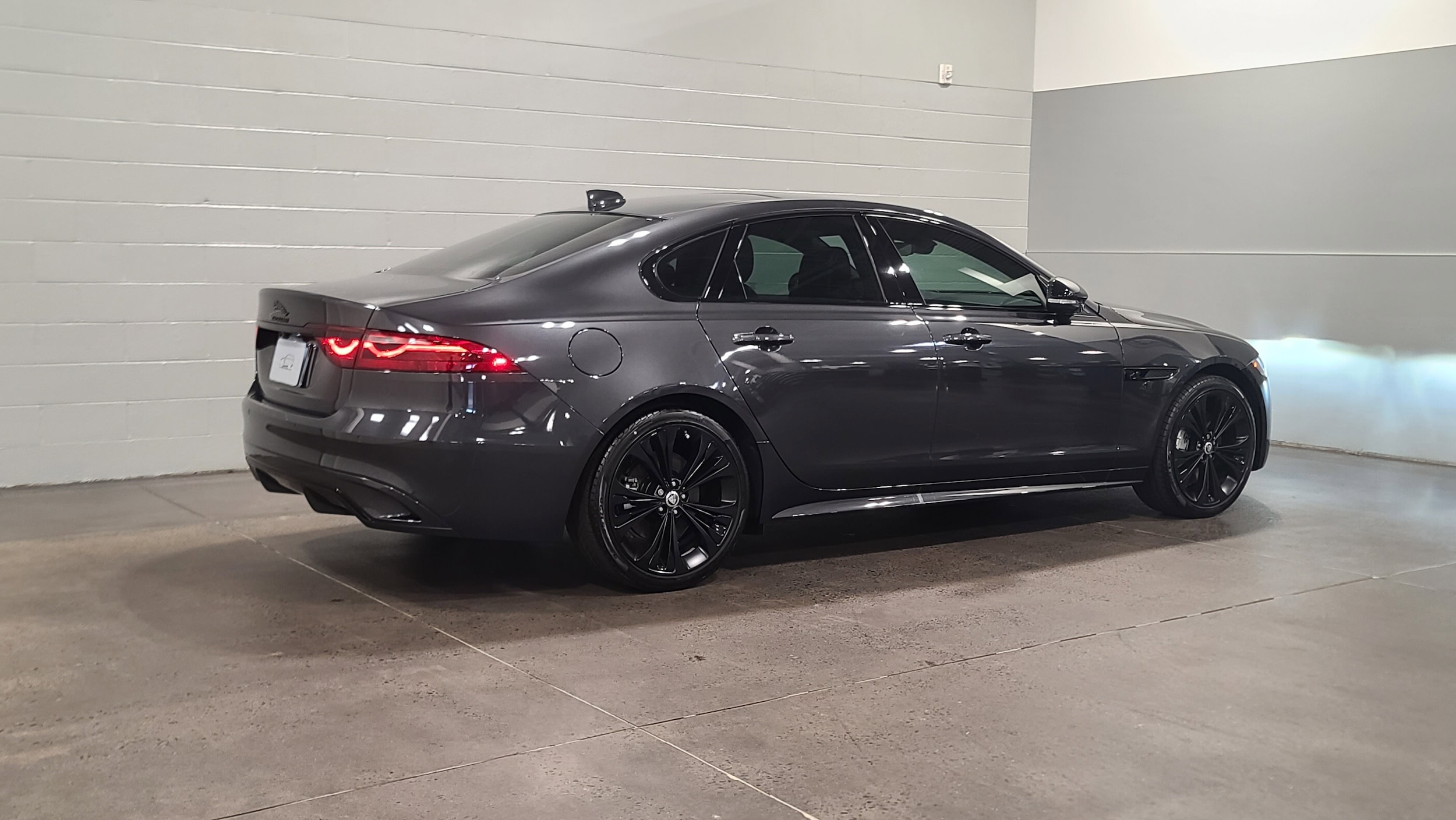 2024 Jaguar XF R-Dynamic SE photo 2