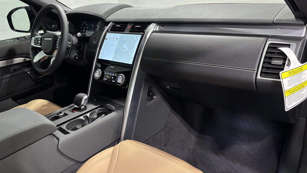 Used 2026 Land Rover Discovery Dynamic SE SUV