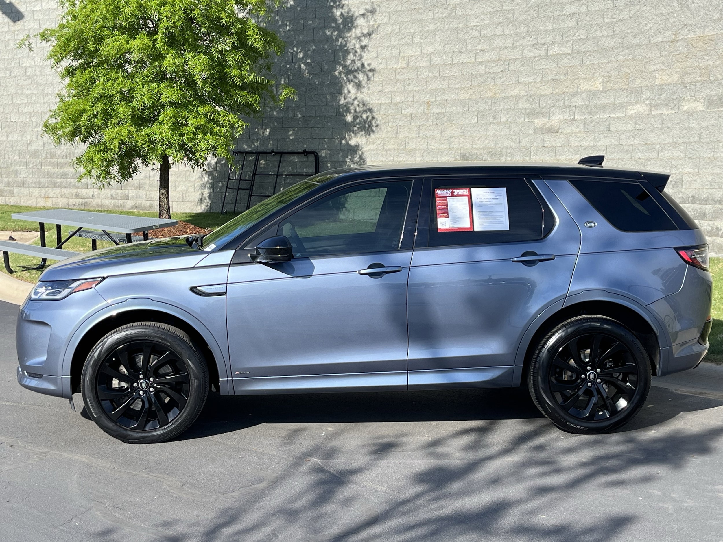 2020 Land Rover Discovery Sport SE R-Dynamic photo 2