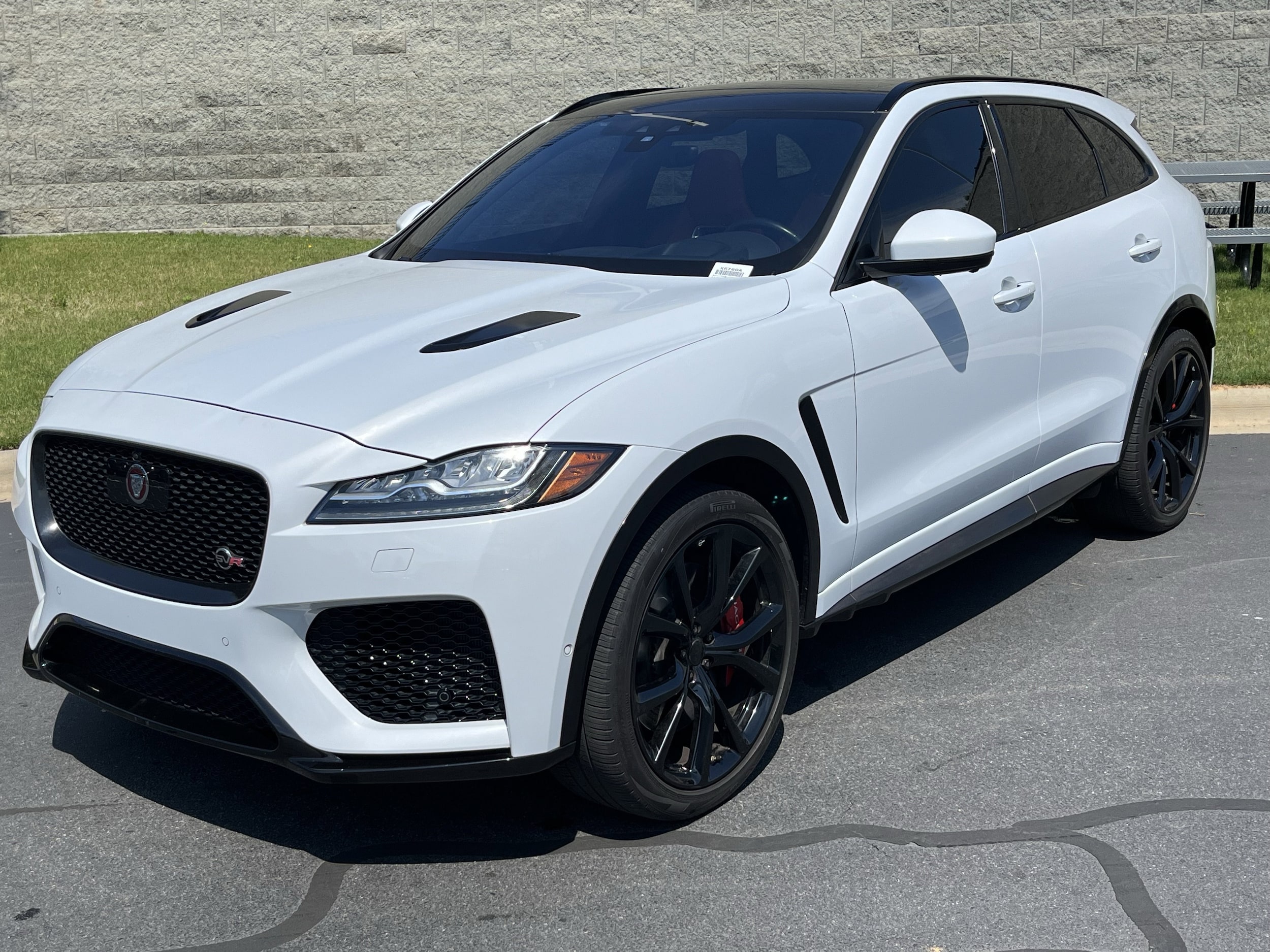 Jaguar F-PACE SVR