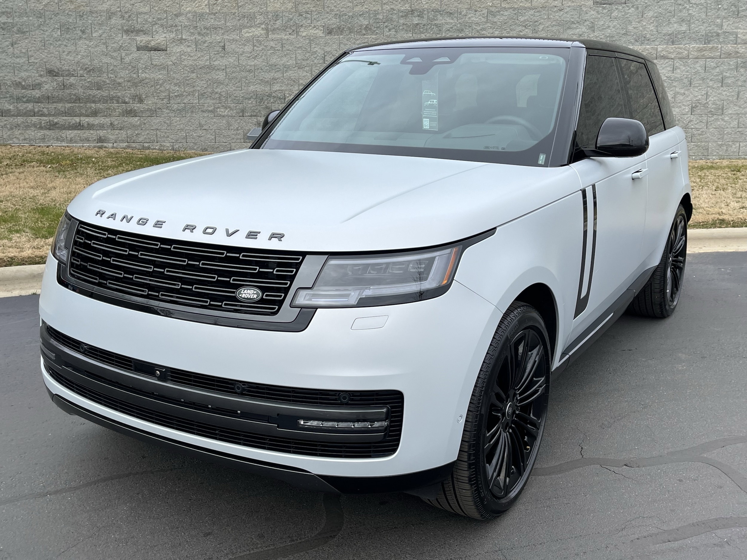 2025 Land Rover Range Rover SE