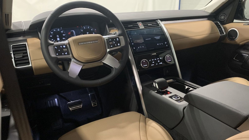 Used 2025 Land Rover Discovery Metropolitan Edition SUV