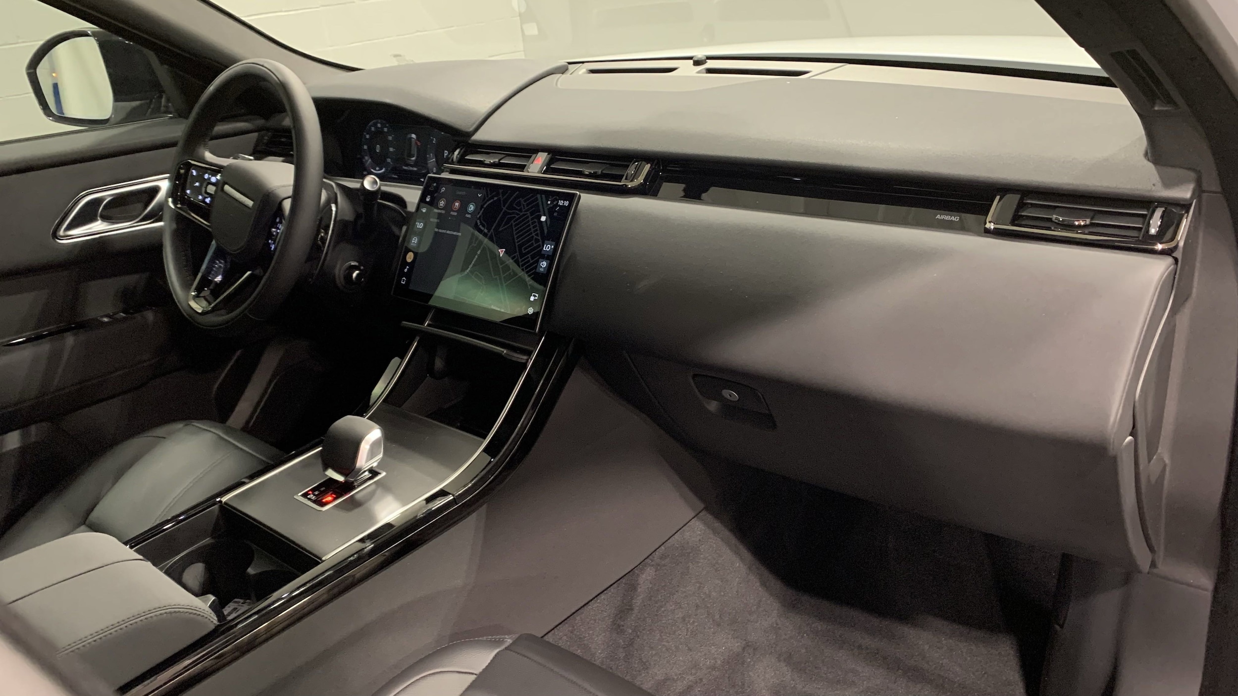 2026 Land Rover Range Rover Velar S photo 3