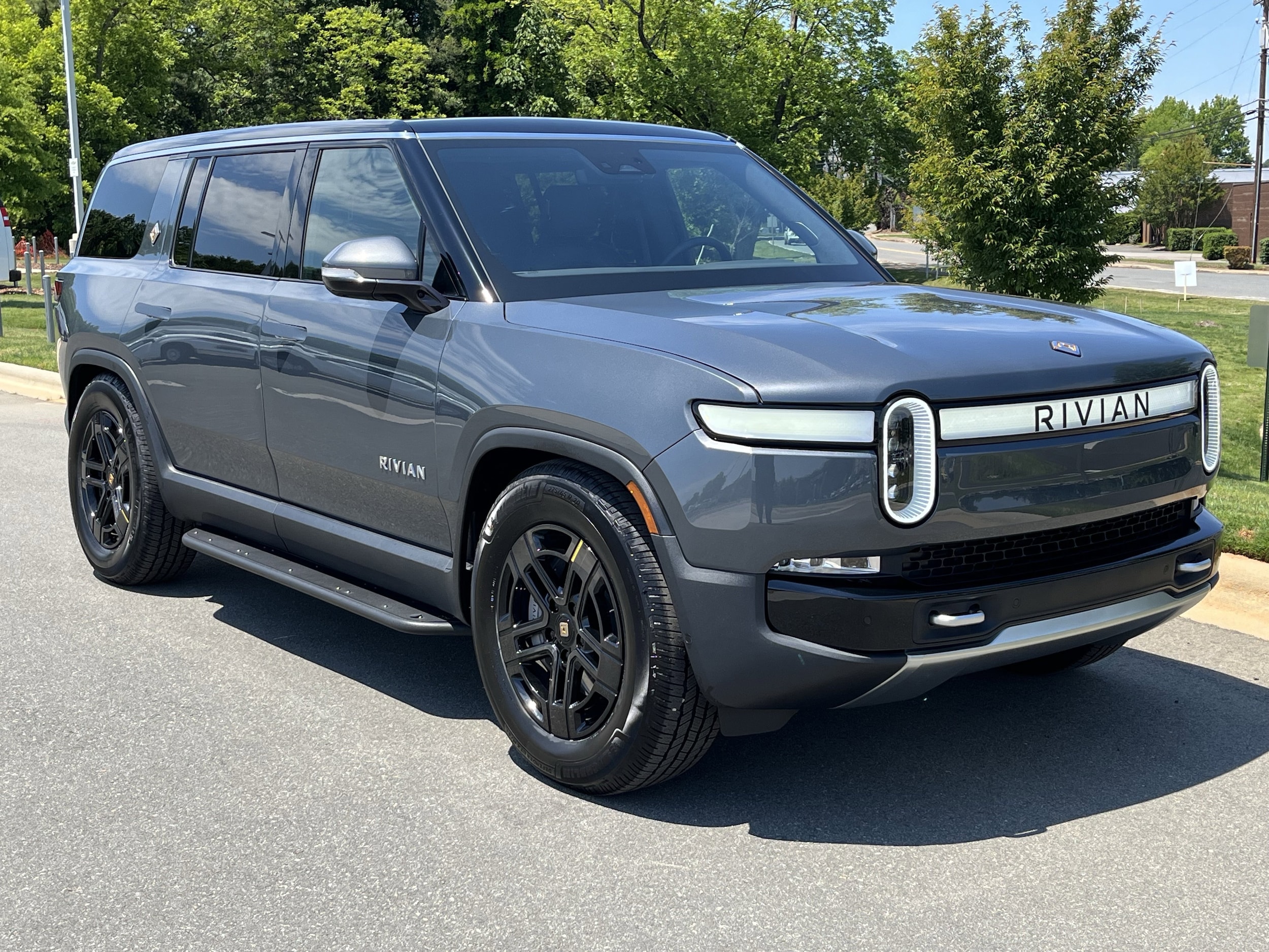 2024 Rivian R1S Adventure Dual-Motor Max Pack's photo