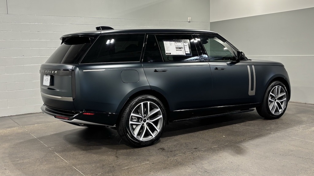 New 2026 Land Rover Range Rover SE LWB 7-Seats / V8 SUV