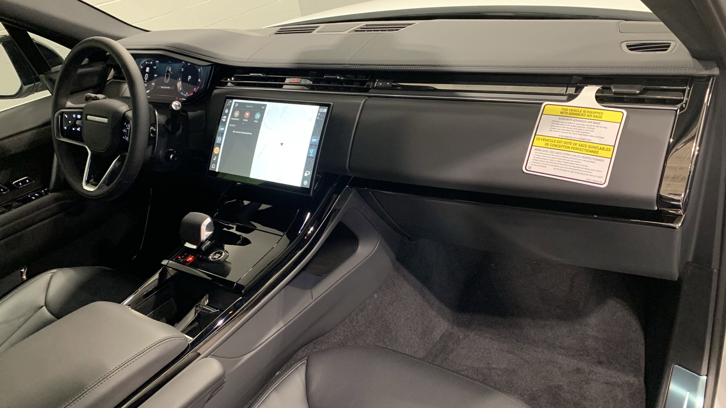 2025 Land Rover Range Rover Sport SE photo 2