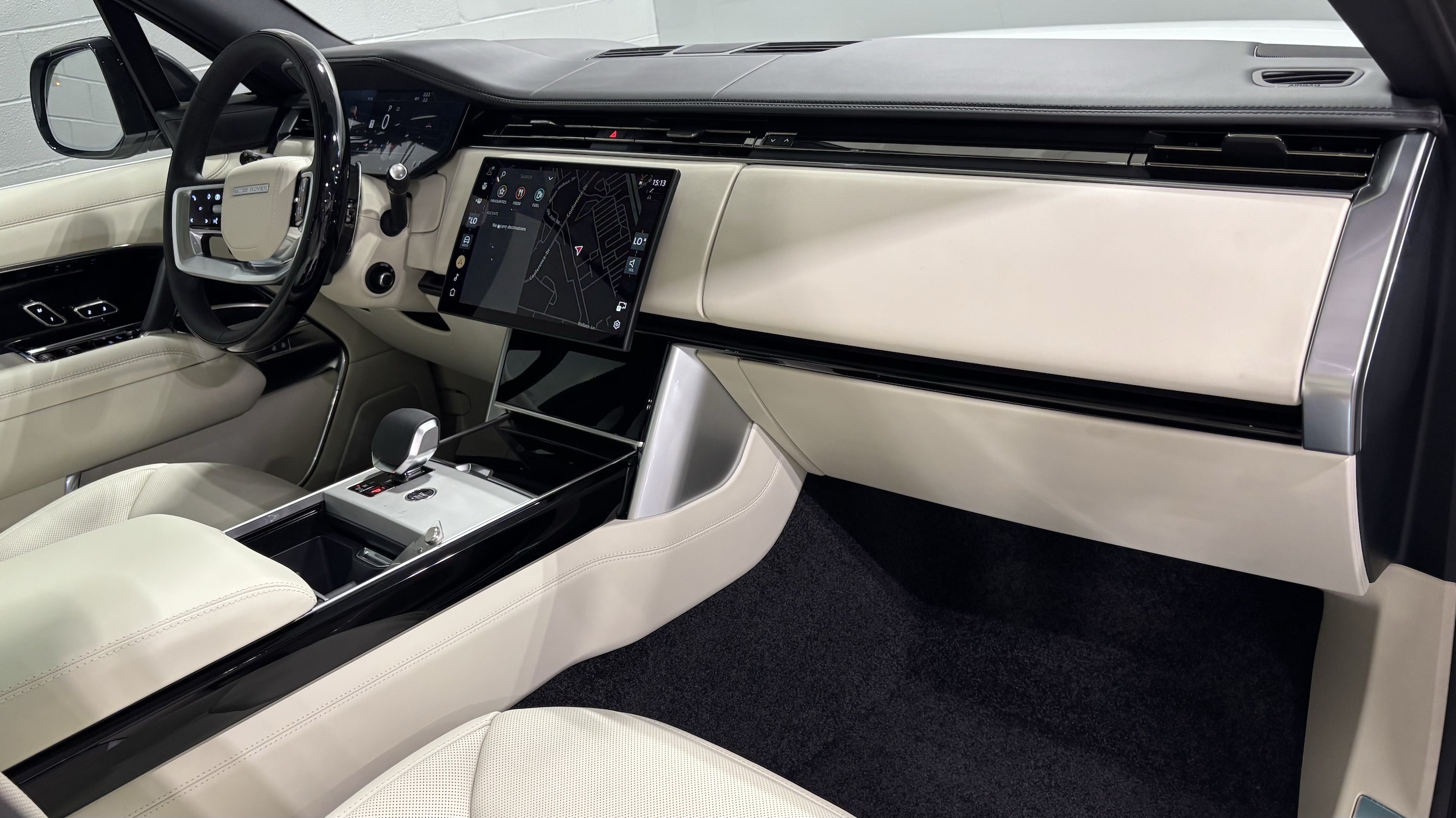 2026 Land Rover Range Rover SE