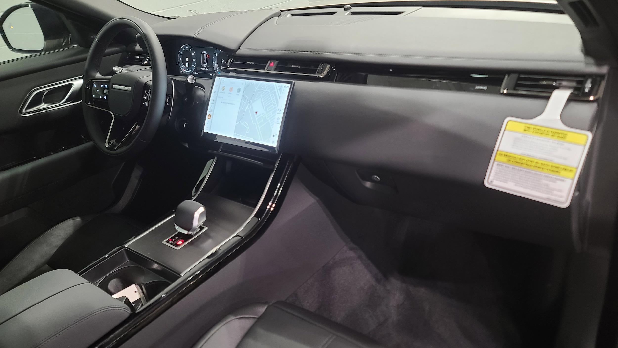 2026 Land Rover Range Rover Velar Dynamic SE photo 3