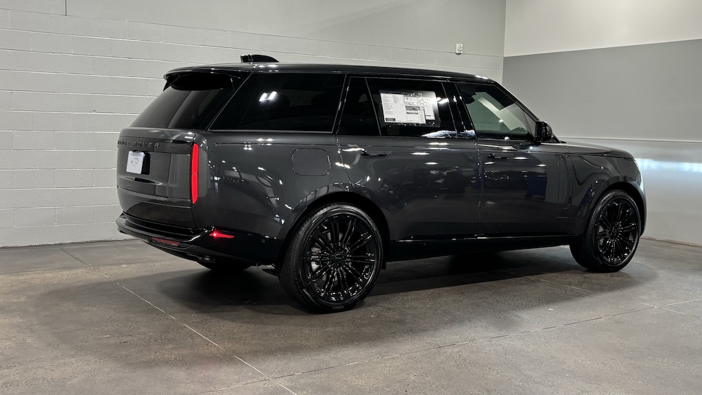New 2026 Land Rover Range Rover SE LWB 7-Seats / V8 SUV