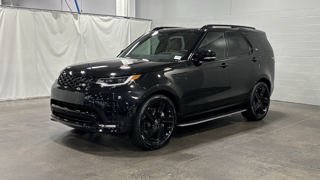 New 2026 Land Rover Discovery Dynamic SE SUV