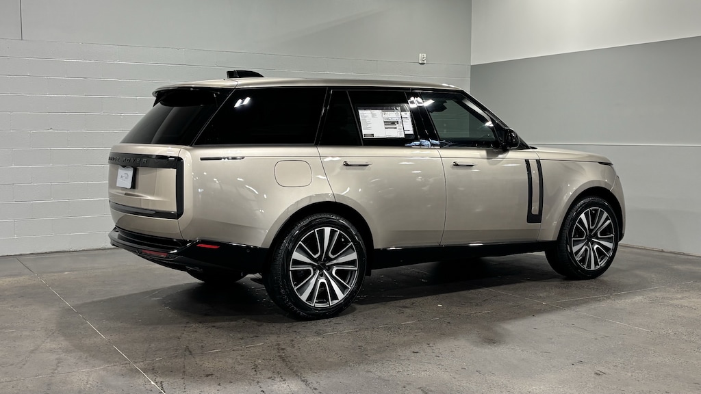 New 2026 Land Rover Range Rover SE SUV