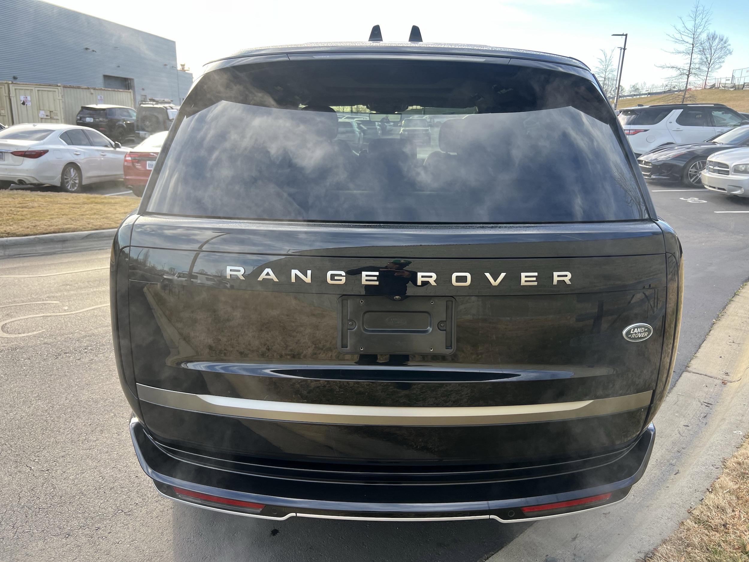 2023 Land Rover Range Rover P530 SE SWB photo 4