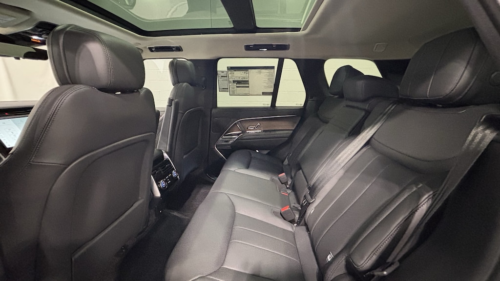 New 2026 Land Rover Range Rover SE SUV