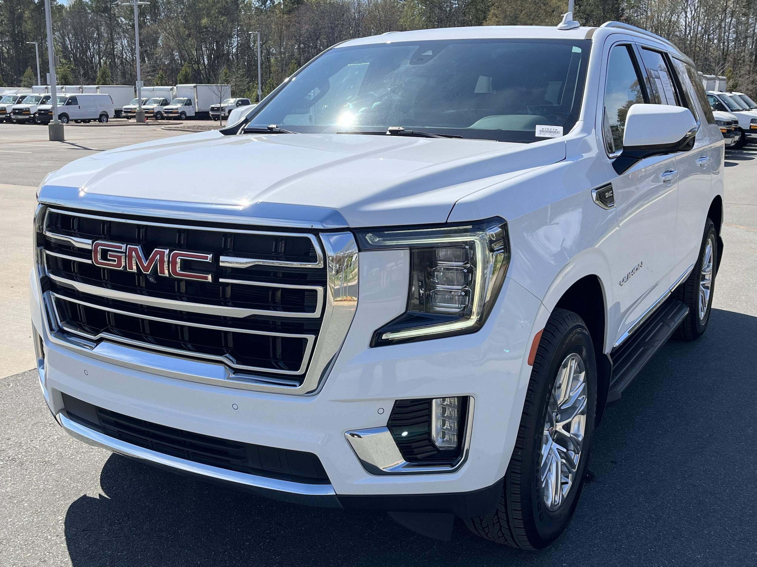 2021 GMC Yukon SLT photo 2