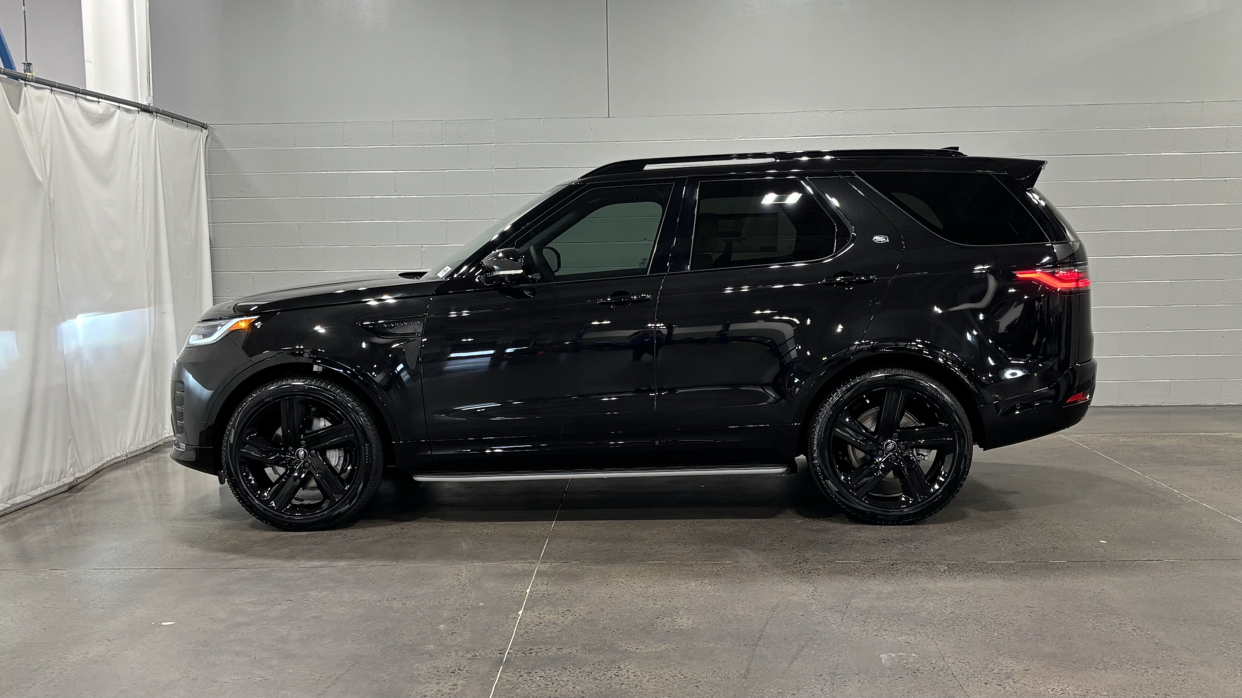 2026 Land Rover Discovery Dynamic SE