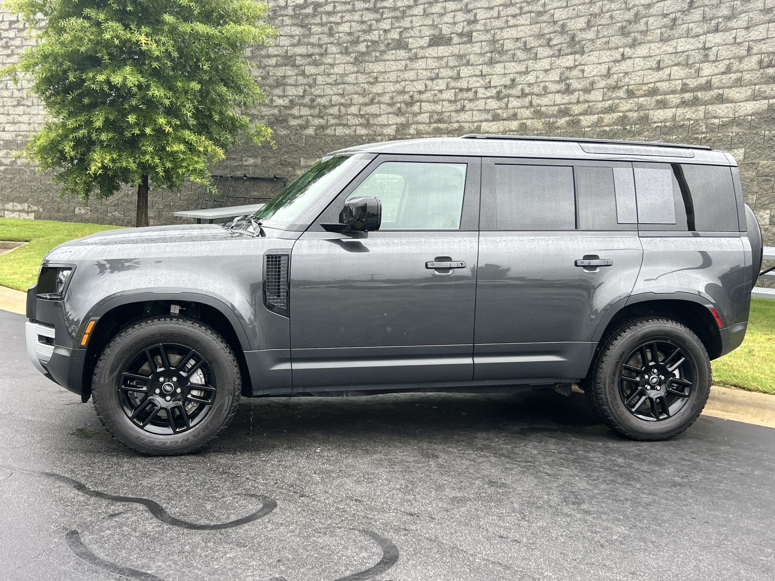 Land Rover Defender S