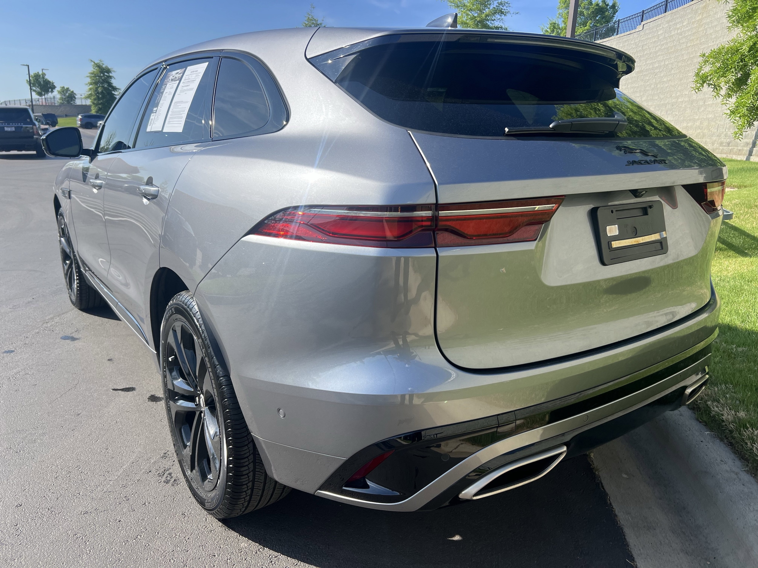 2025 Jaguar F-PACE R-Dynamic S photo 2