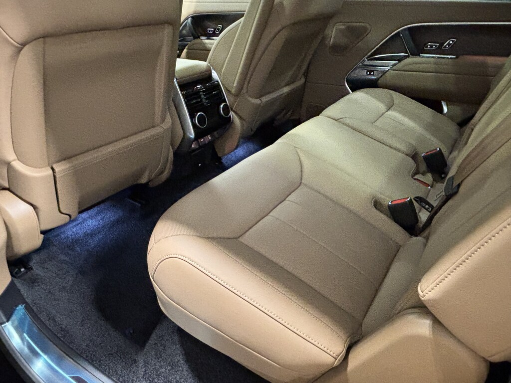 New 2026 Land Rover Range Rover SE LWB 7-Seats / V8 SUV