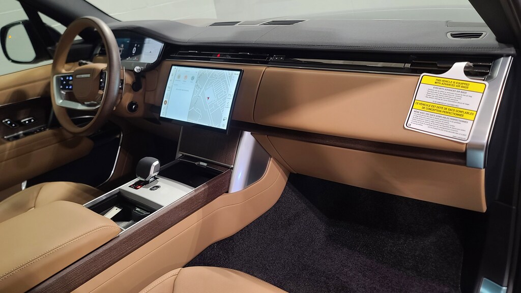 New 2026 Land Rover Range Rover SE LWB 7-Seats / V8 SUV