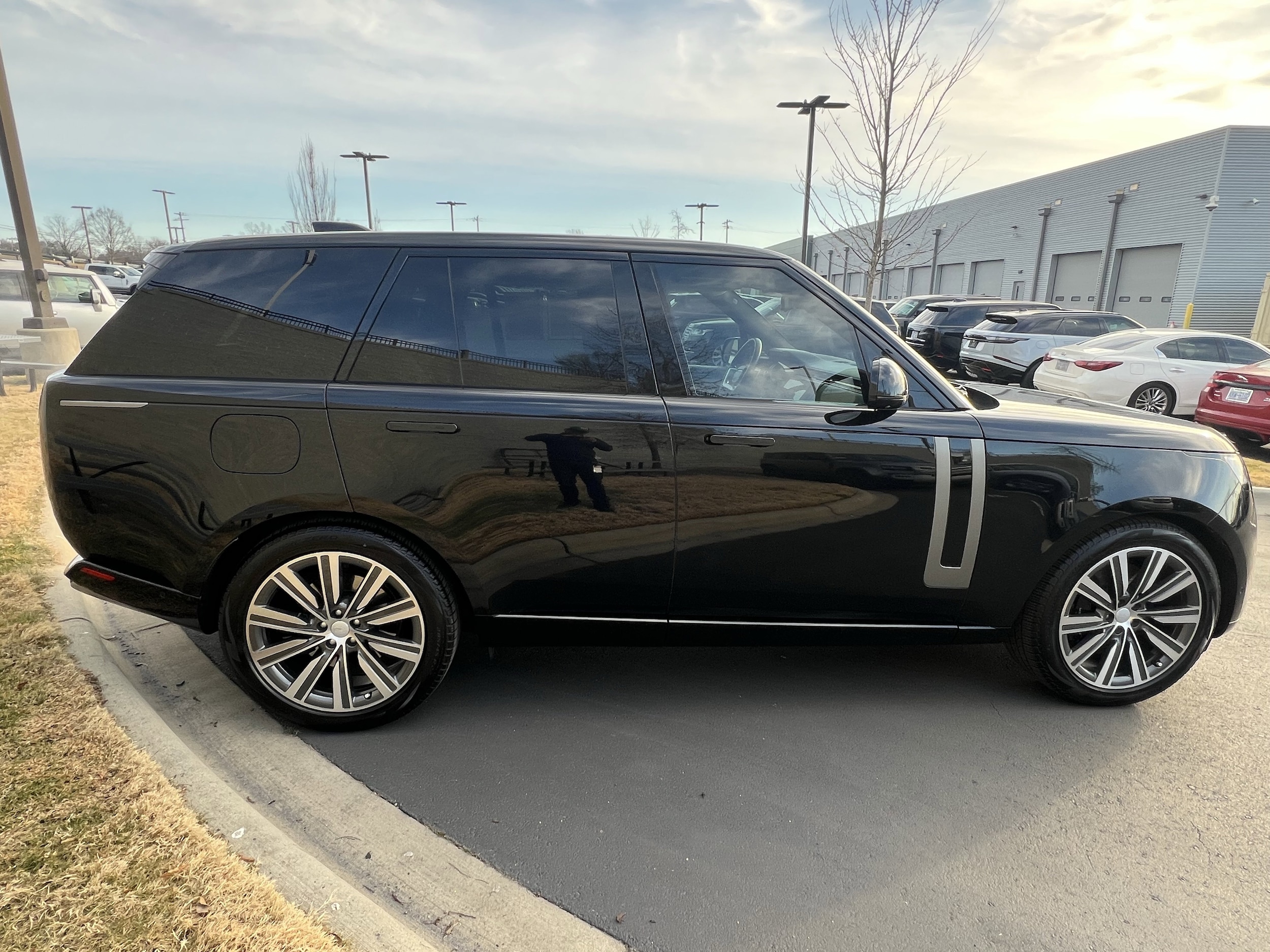 2023 Land Rover Range Rover P530 SE SWB photo 6