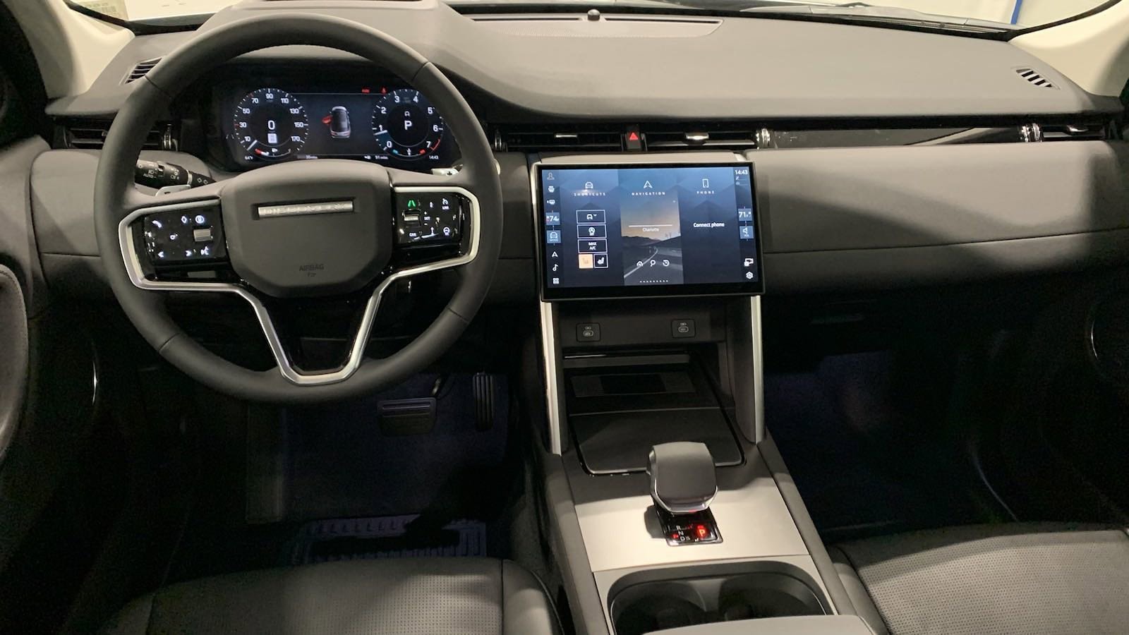 2025 Land Rover Discovery Sport S photo 4