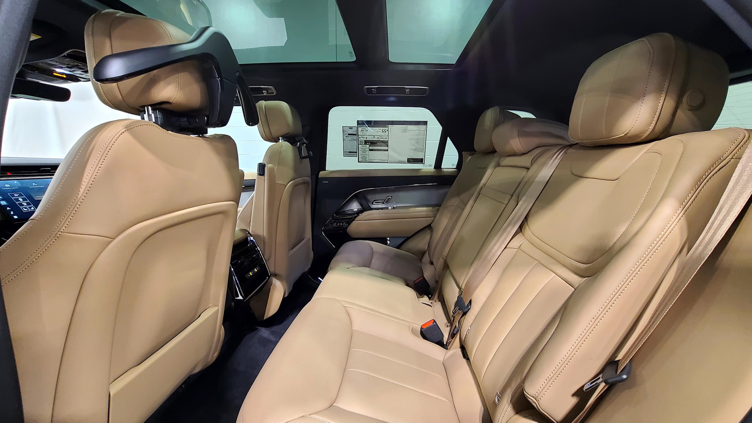 2026 Land Rover Range Rover Sport SE photo 5