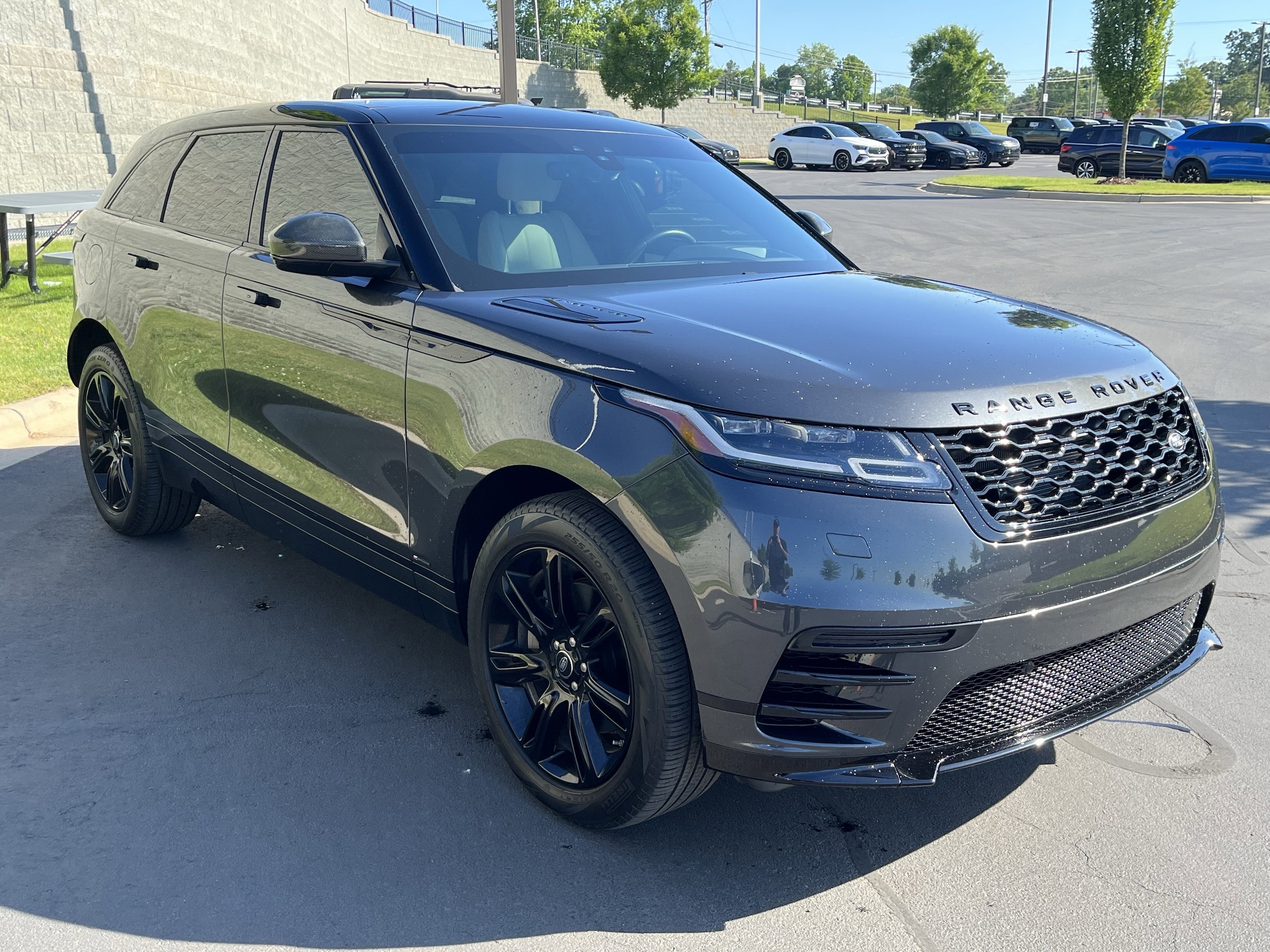 2020 Land Rover Range Rover Velar R-Dynamic S photo 6