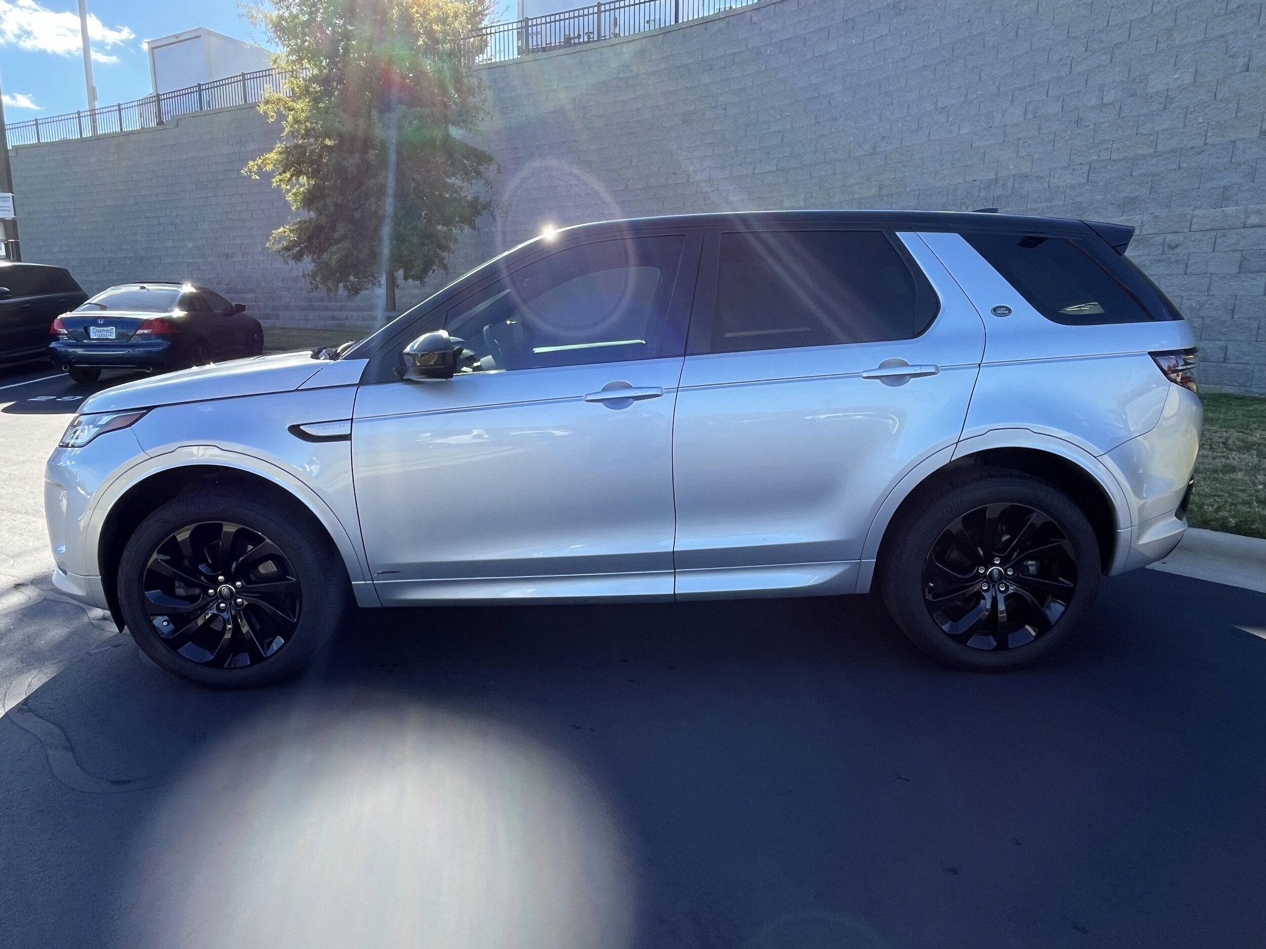 2020 Land Rover Discovery Sport S R-Dynamic photo 2