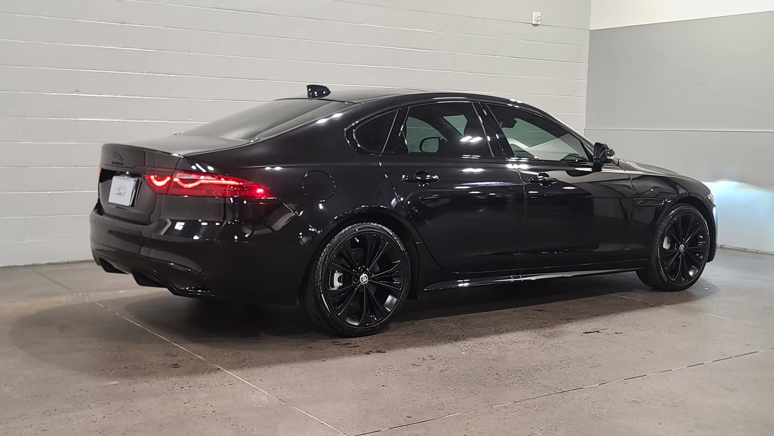 2024 Jaguar XF R-Dynamic SE photo 2