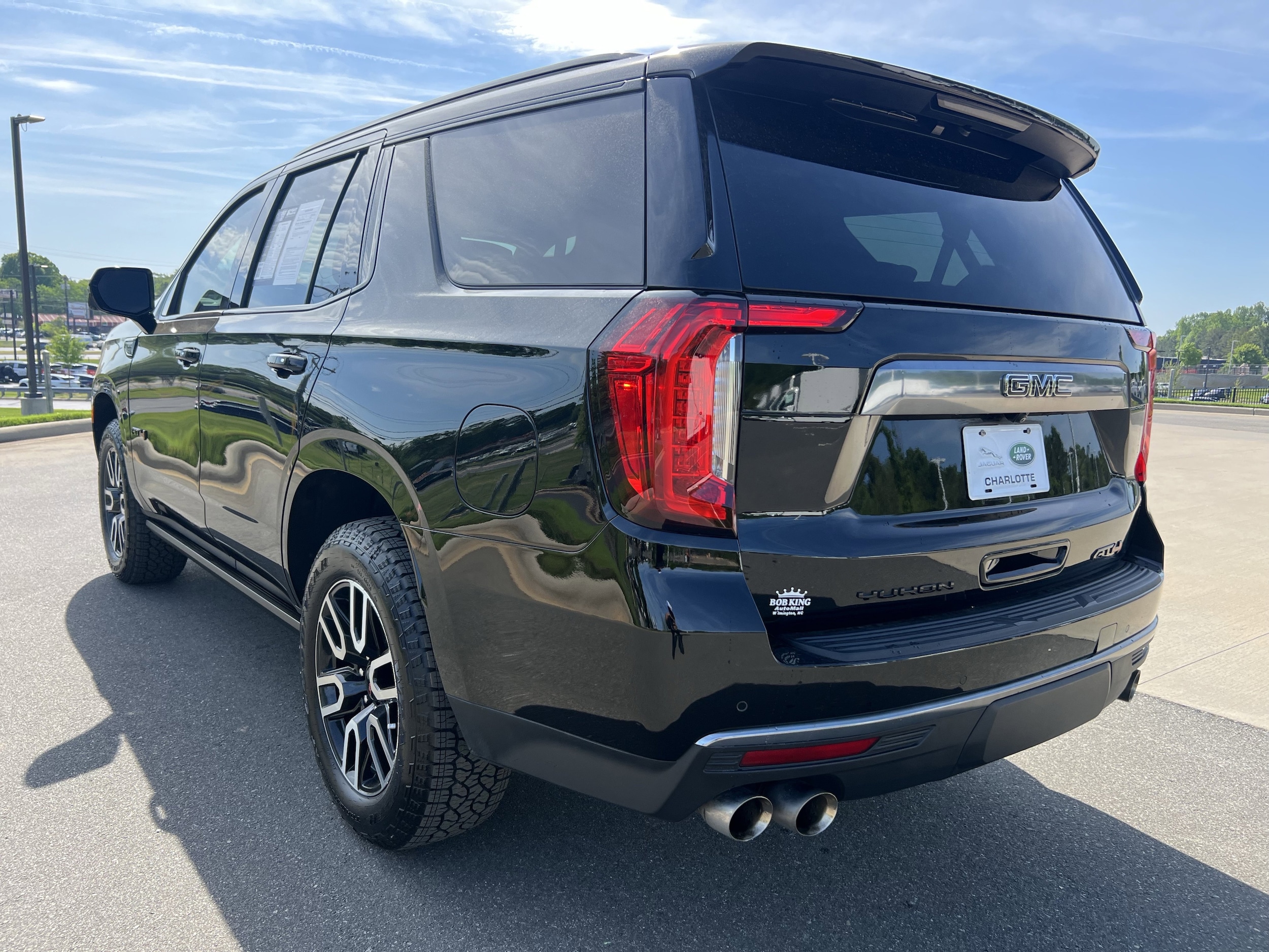 2024 GMC Yukon AT4 photo 4