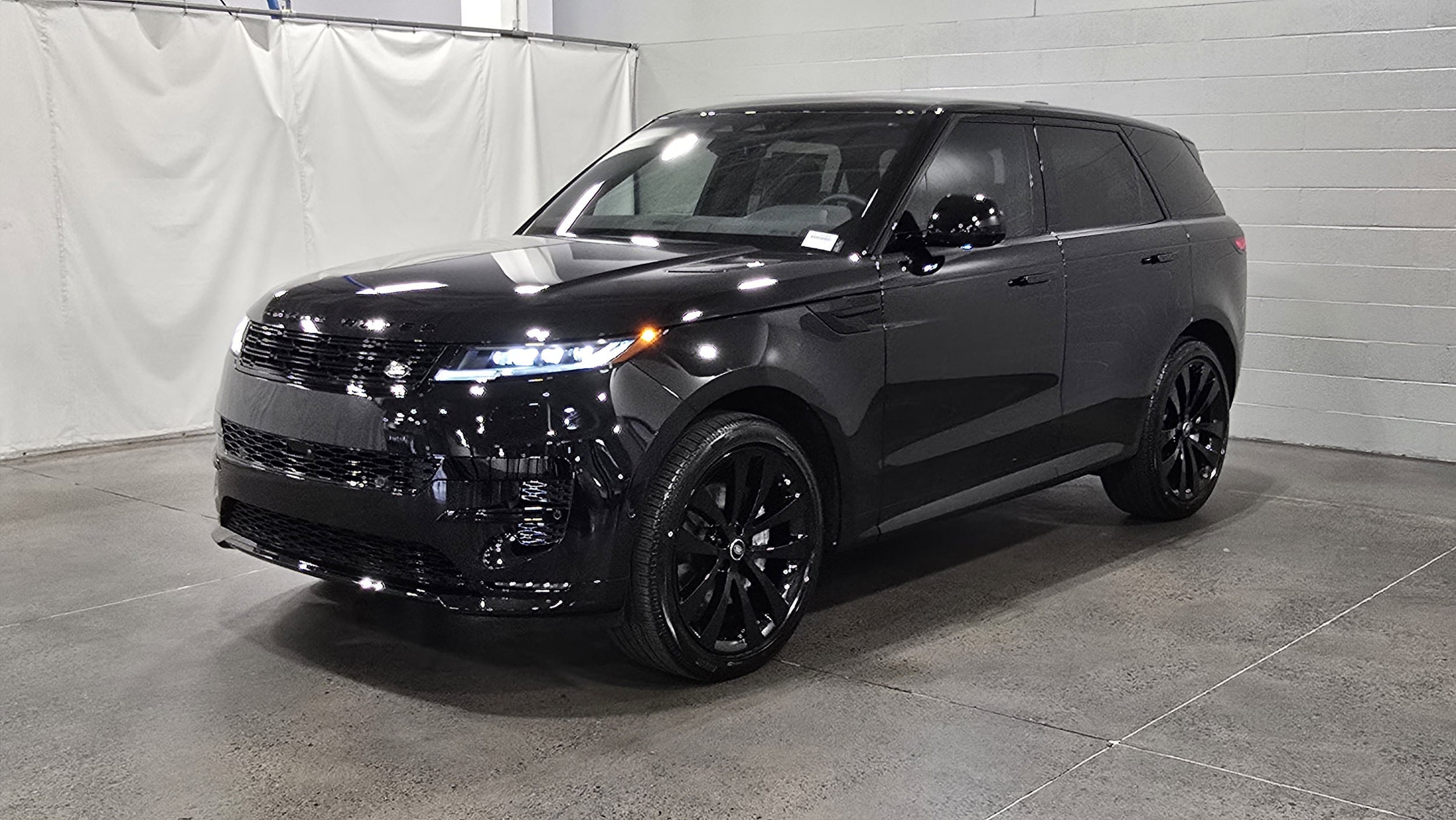 2025 Land Rover Range Rover Sport Dynamic SE's photo