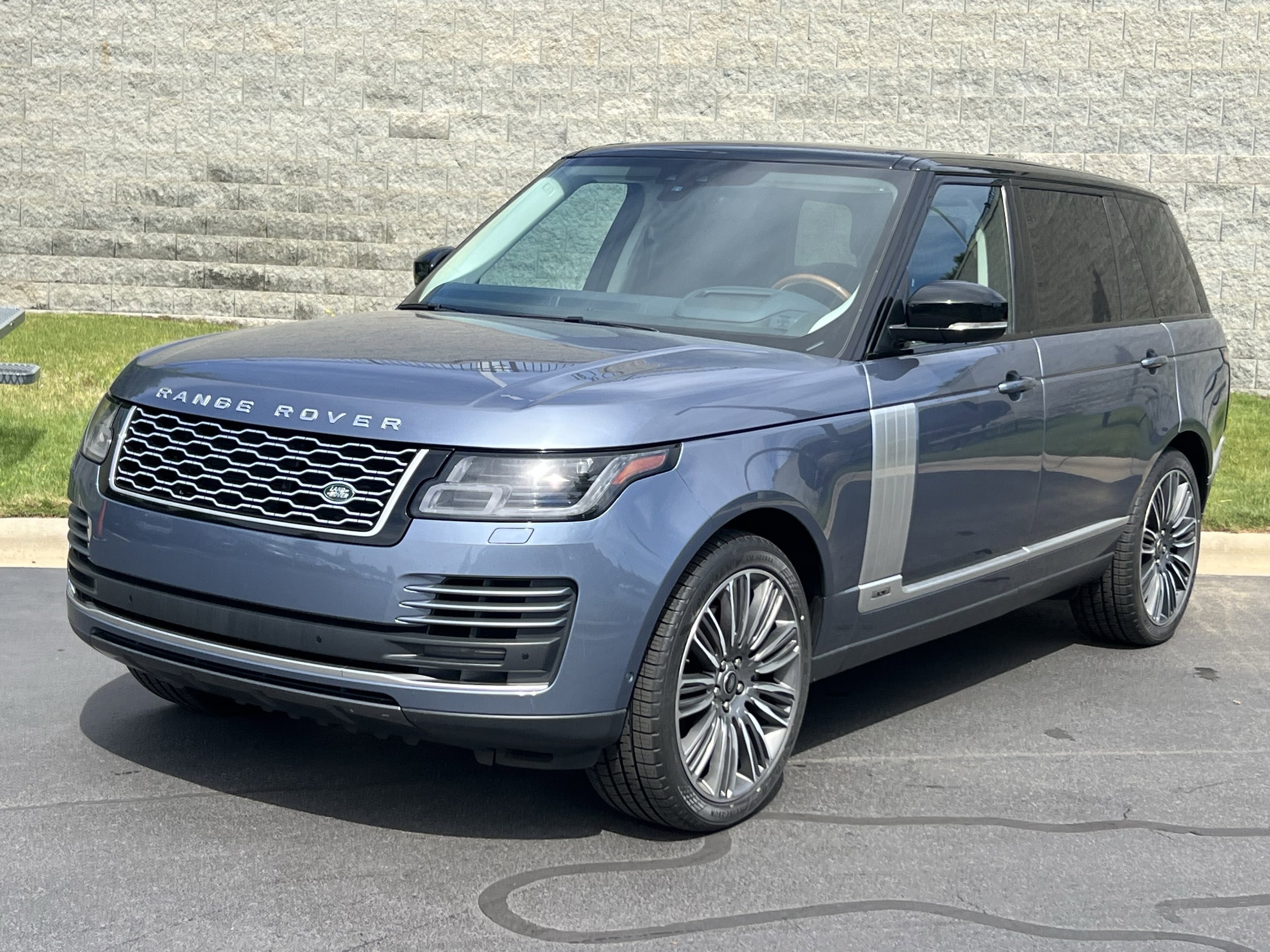 2021 Land Rover Range Rover 5.0 HSE Wesminster LWB's photo