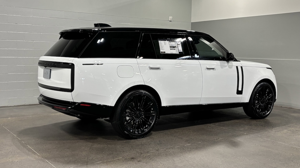 New 2026 Land Rover Range Rover SE LWB 7-Seats / V8 SUV