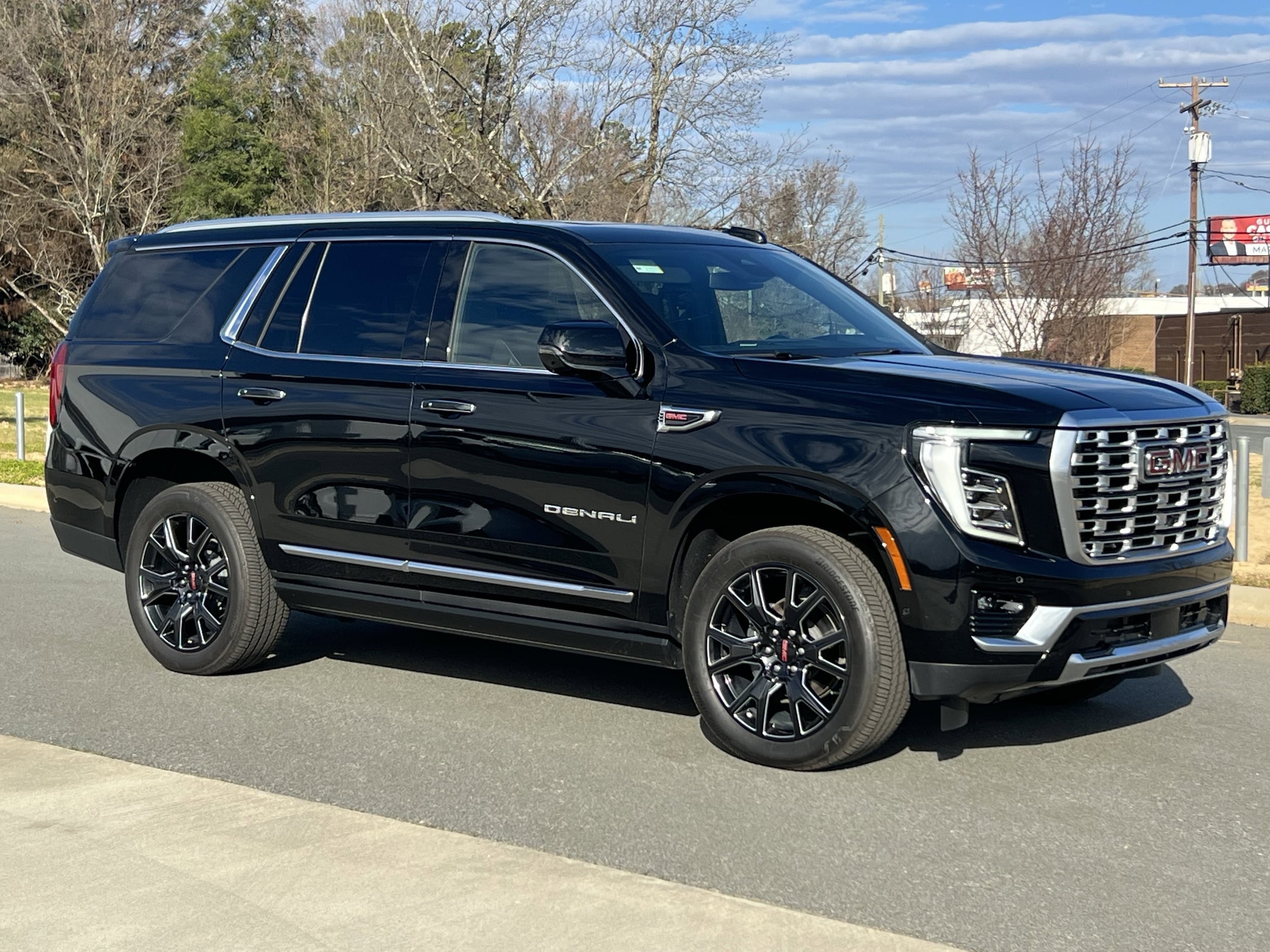 2025 GMC Yukon Denali's photo