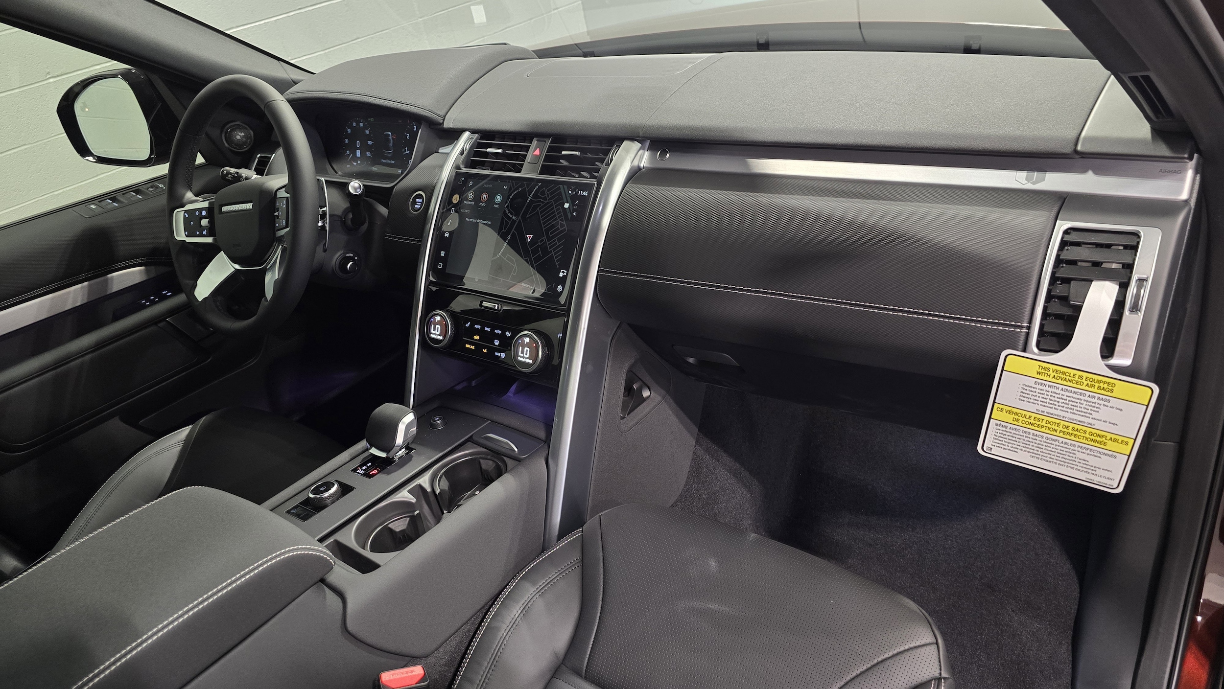 2026 Land Rover Discovery Gemini Edition photo 3