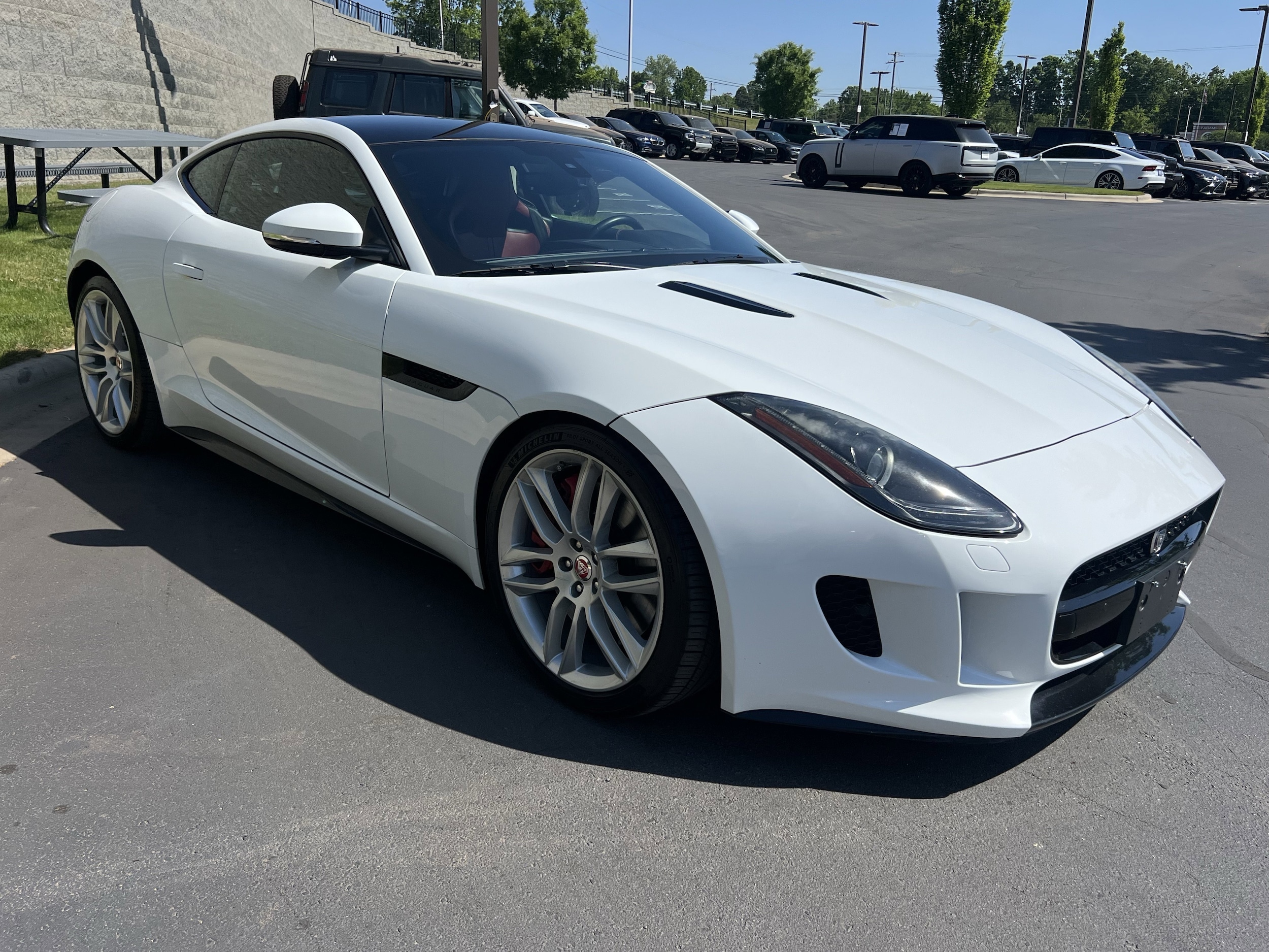 2015 Jaguar F-TYPE V8 R photo 6