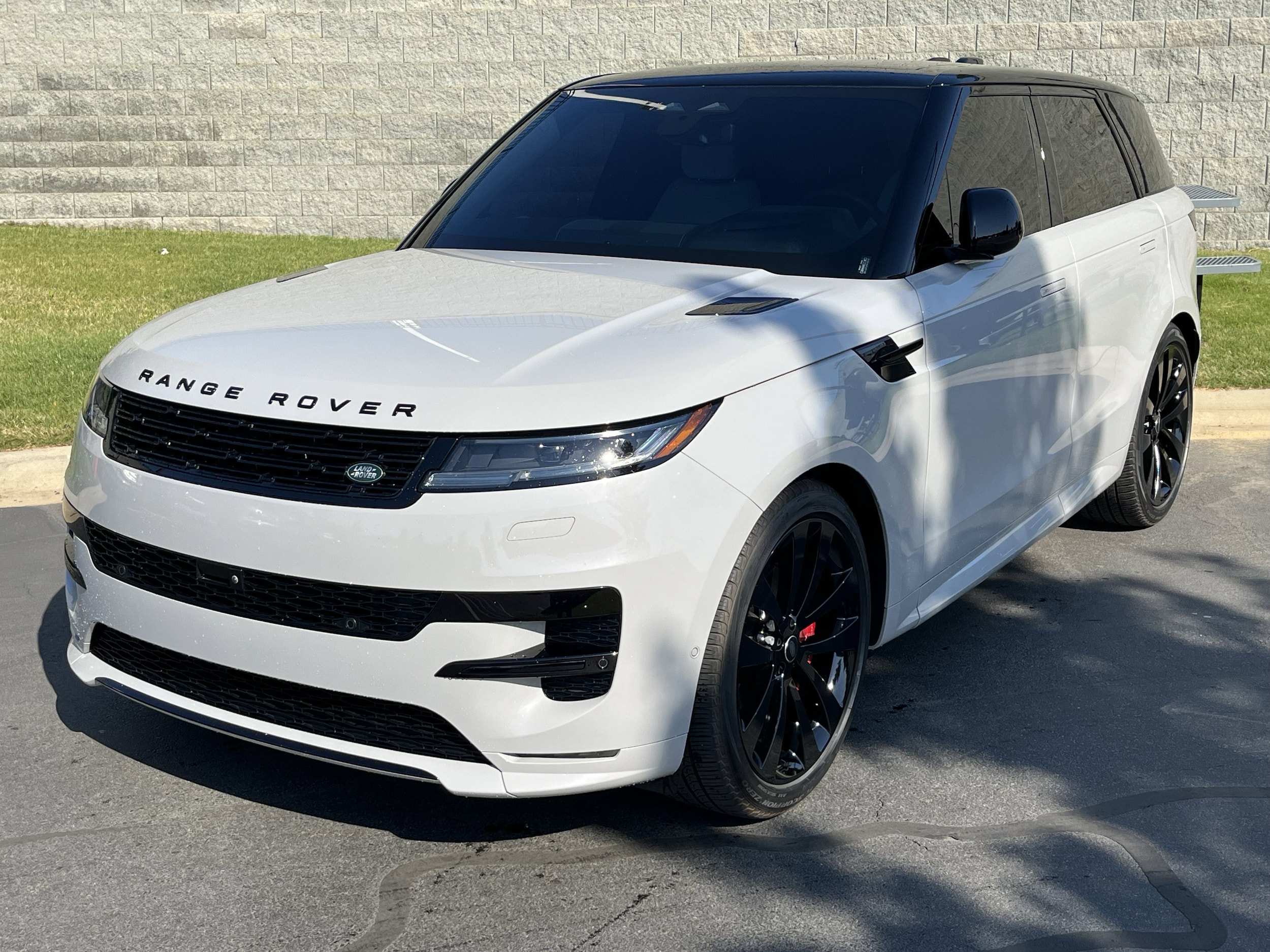 2024 Land Rover Range Rover Sport P400 MHEV SE Dynamic's photo