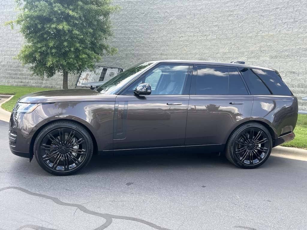 Used 2026 Land Rover Range Rover SE SUV