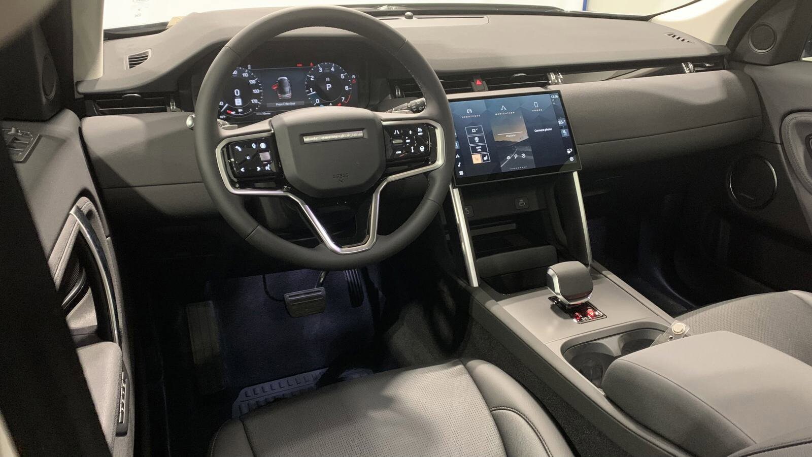2025 Land Rover Discovery Sport S photo 3