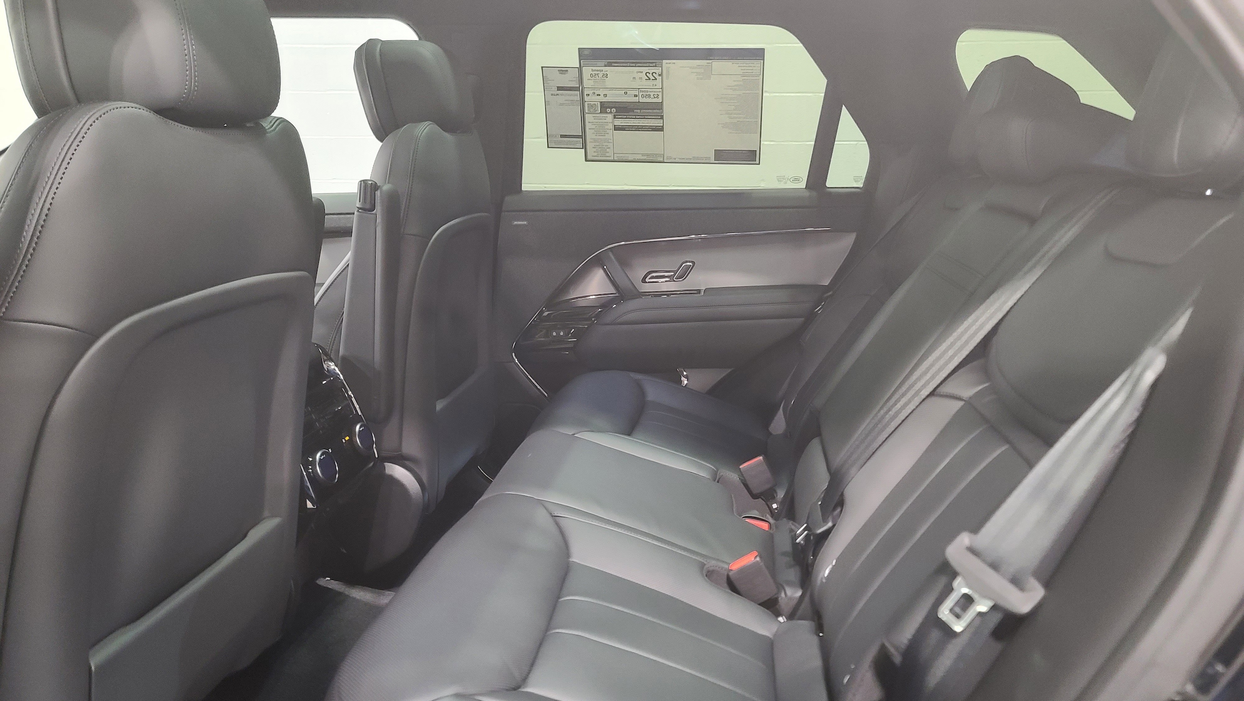 2026 Land Rover Range Rover Sport SE photo 5