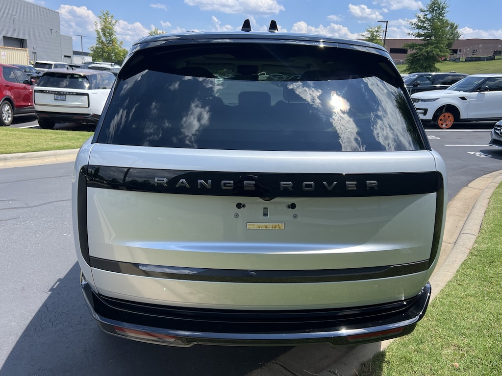 Certified 2025 Land Rover Range Rover P550e SE SWB PHEV SUV