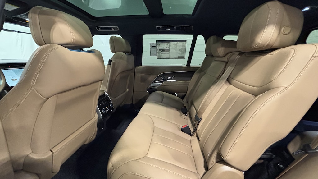 New 2026 Land Rover Range Rover SE LWB 7-Seats / V8 SUV