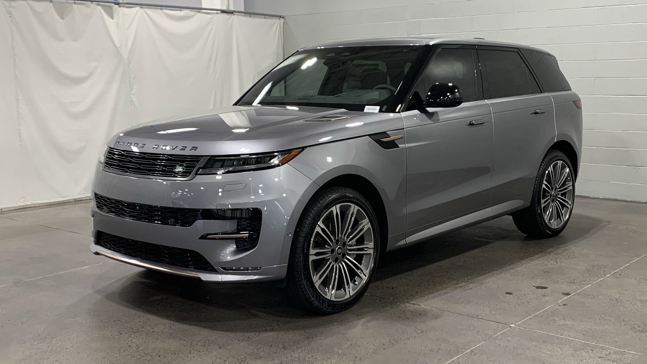 2025 Land Rover Range Rover Sport Dynamic SE's photo