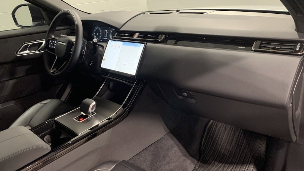 Used 2025 Land Rover Range Rover Velar Dynamic SE SUV