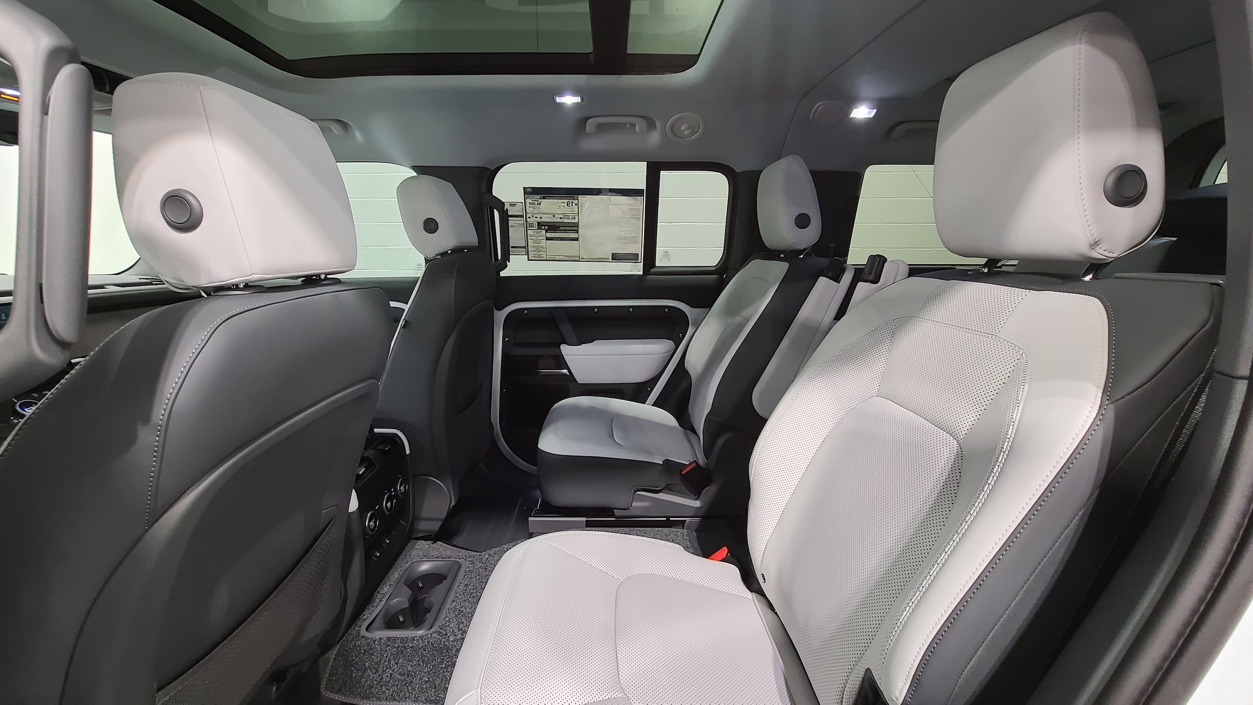 2026 Land Rover Defender S photo 5