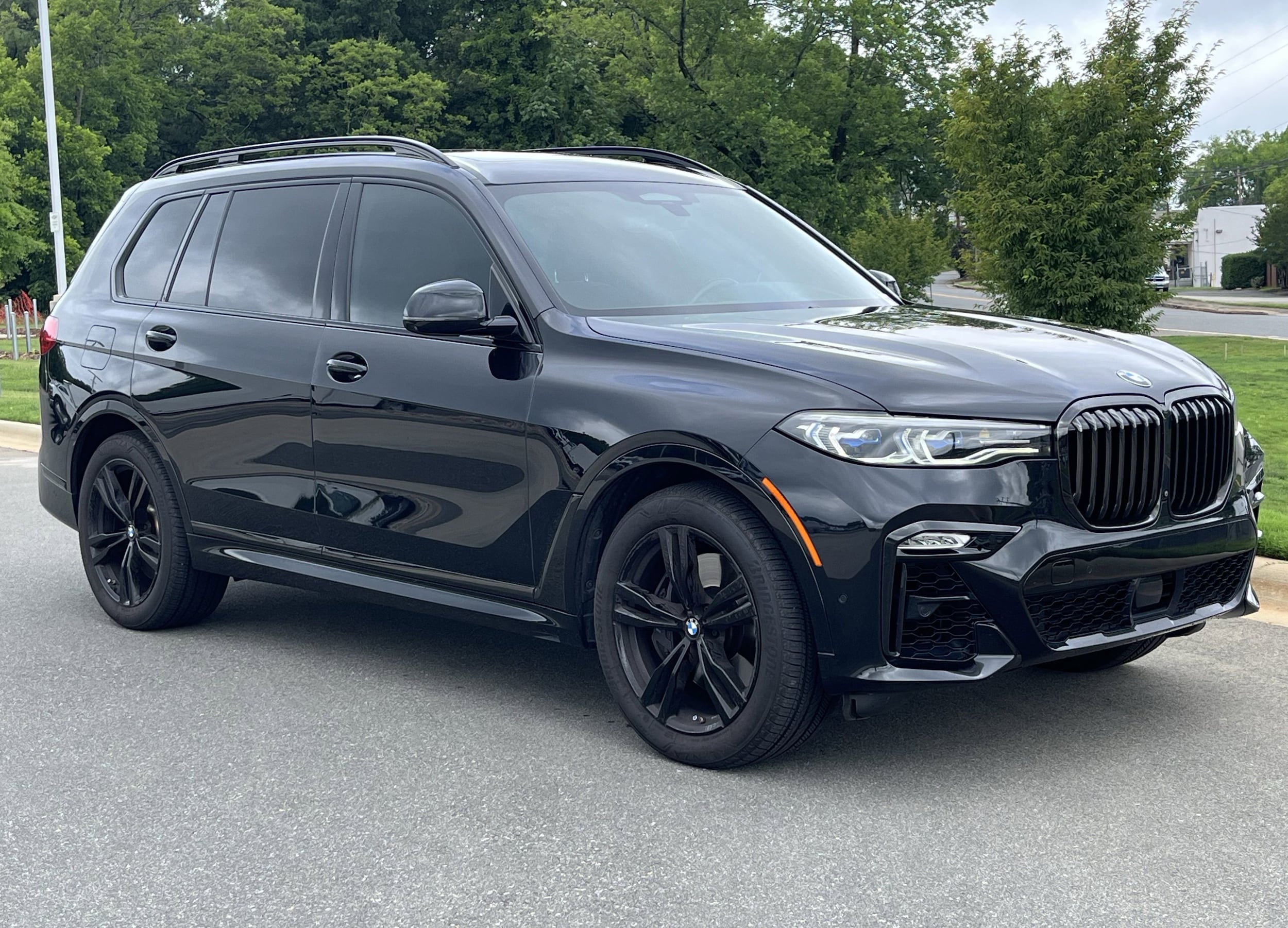 2020 BMW X7 M50i's photo