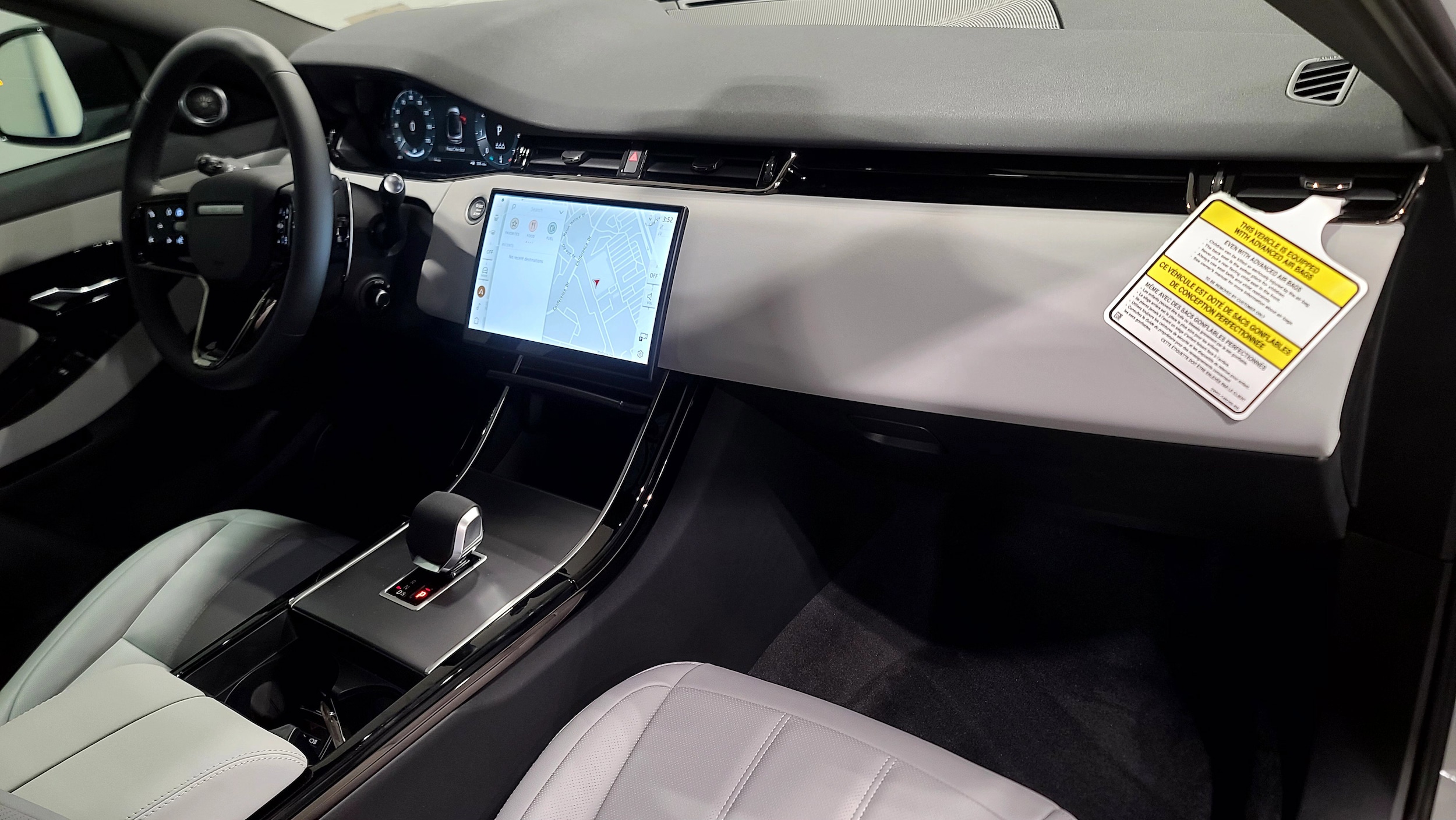 2026 Land Rover Range Rover Evoque Core S photo 3