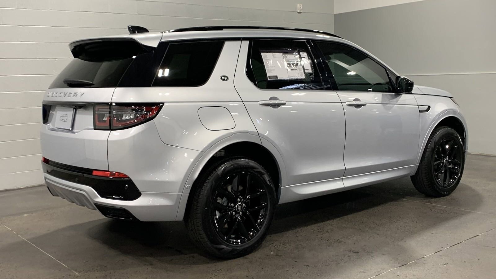 2025 Land Rover Discovery Sport S photo 2