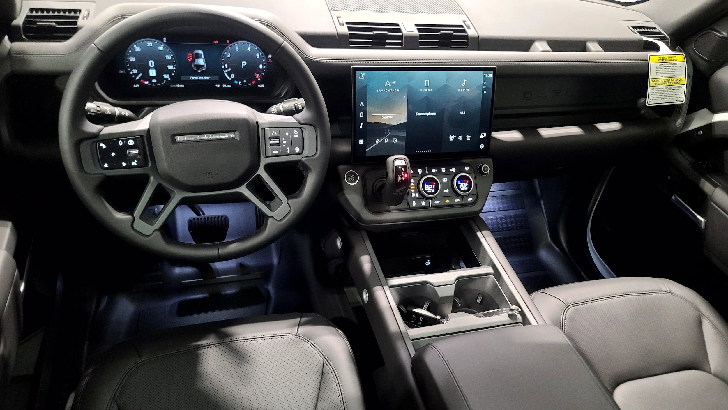 2026 Land Rover Defender X-Dynamic SE photo 4