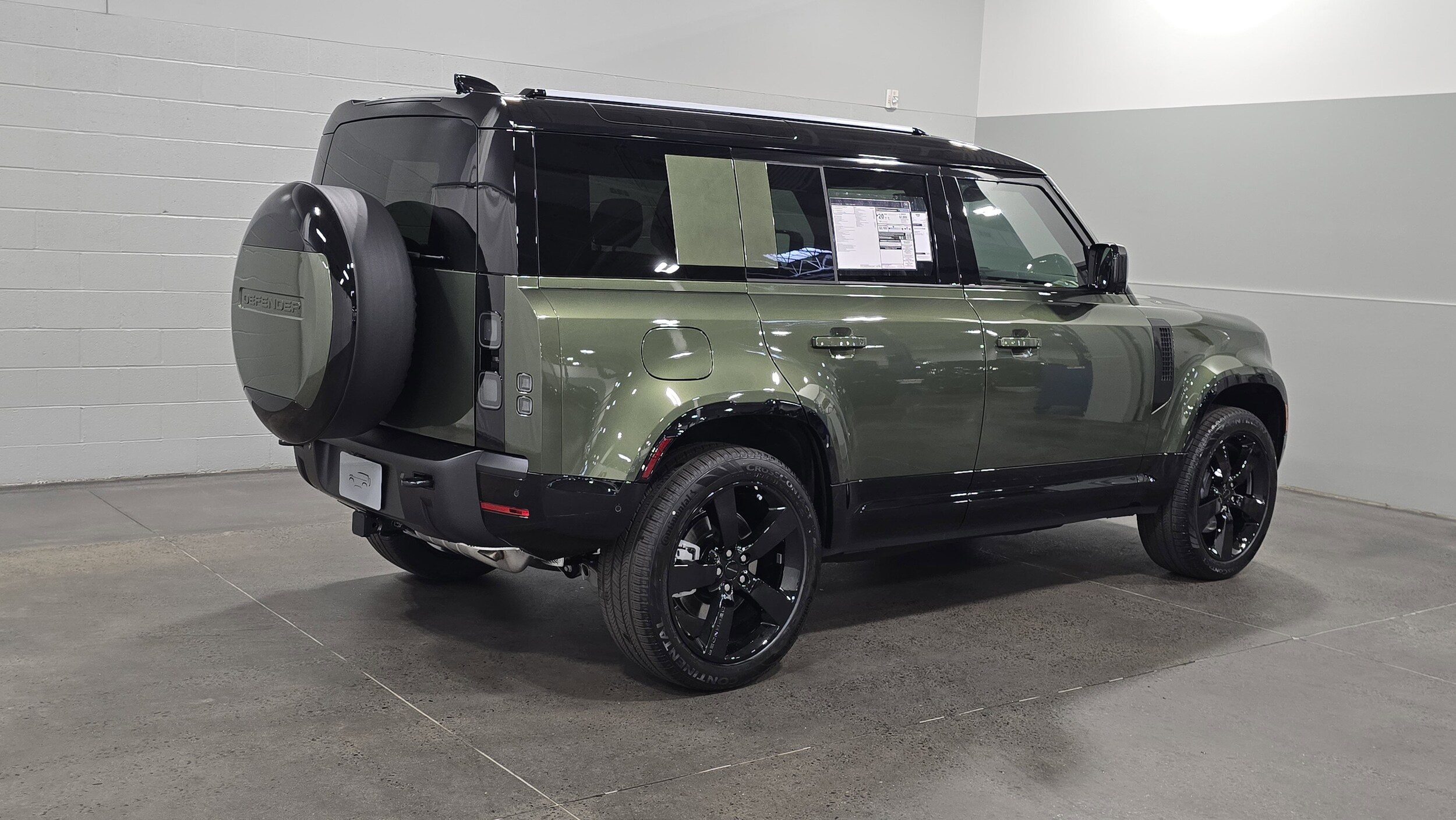 2026 Land Rover Defender X-Dynamic SE photo 2